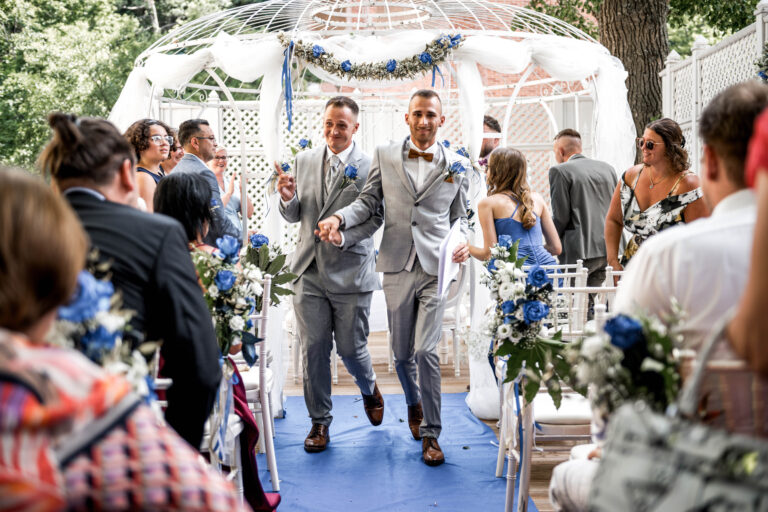 Ein besonderer Moment – Die Bräutigame bei ihrer Hochzeit in Wien